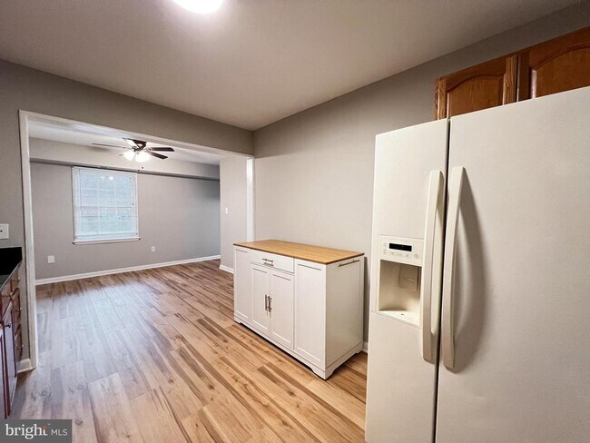 Building Photo - 10863 Bucknell Dr
