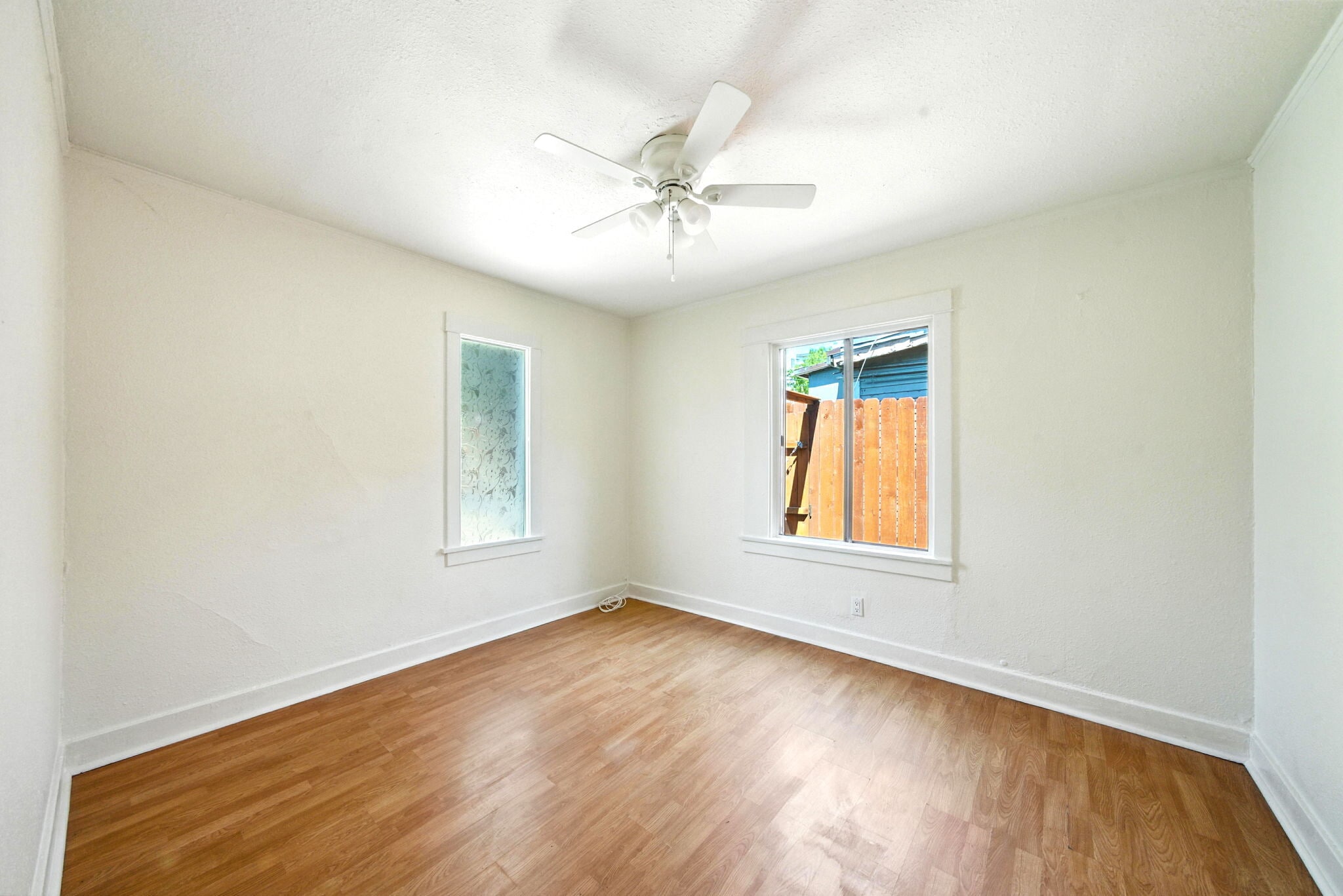 Building Photo - 3305 W 27th St