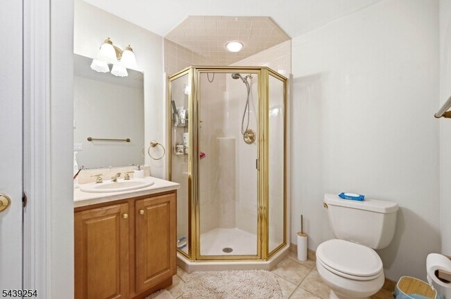 Building Photo - 75 Spring Hill Cir