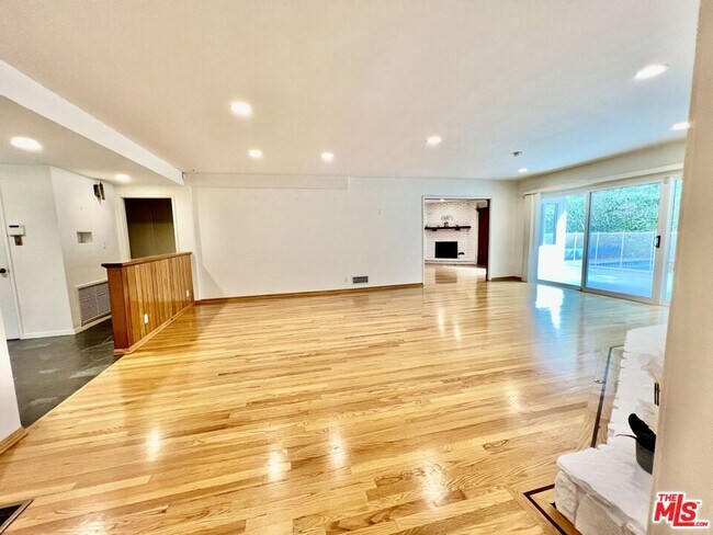 Building Photo - 1008 Westholme Ave