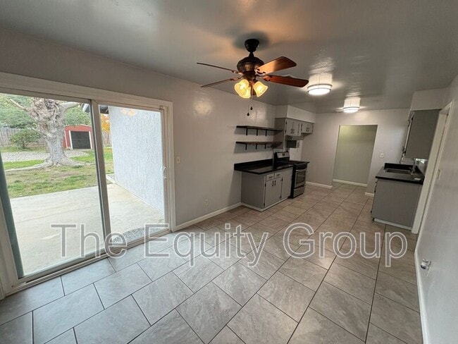 Building Photo - 4122 W Monte Vista Ave