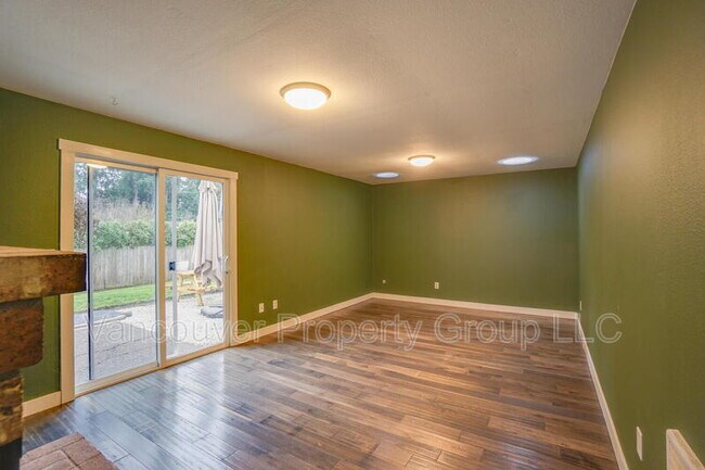 Building Photo - 12509 NE 35th St