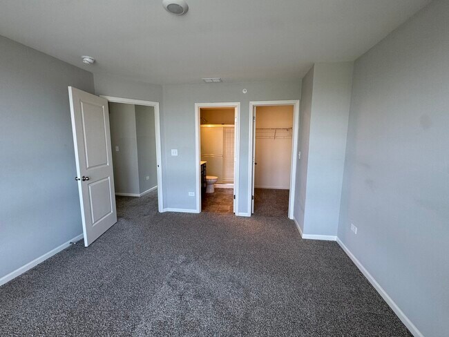 Building Photo - 2349 Parkside Dr