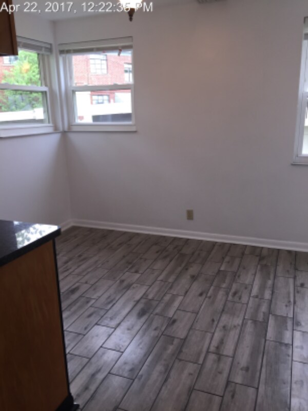 Building Photo - 4947 Charlemar Dr