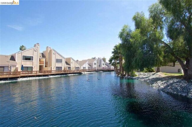 Building Photo - 2063 Sand Point Rd