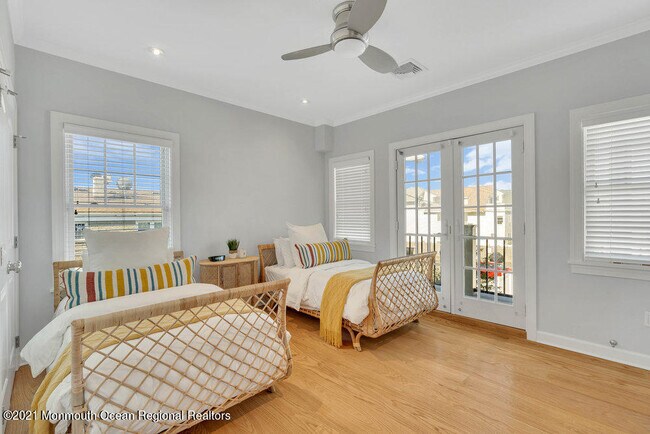 Building Photo - 1302 Ocean Ave N