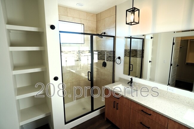 Building Photo - 525 E Violets Cv Ln