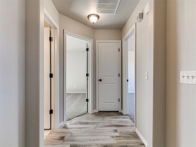 Building Photo - 12028 Rockbed Dr