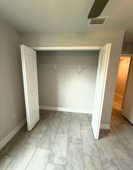 Building Photo - 6039 Latimer Ave