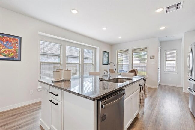Building Photo - 524 Timber Voyage Ct