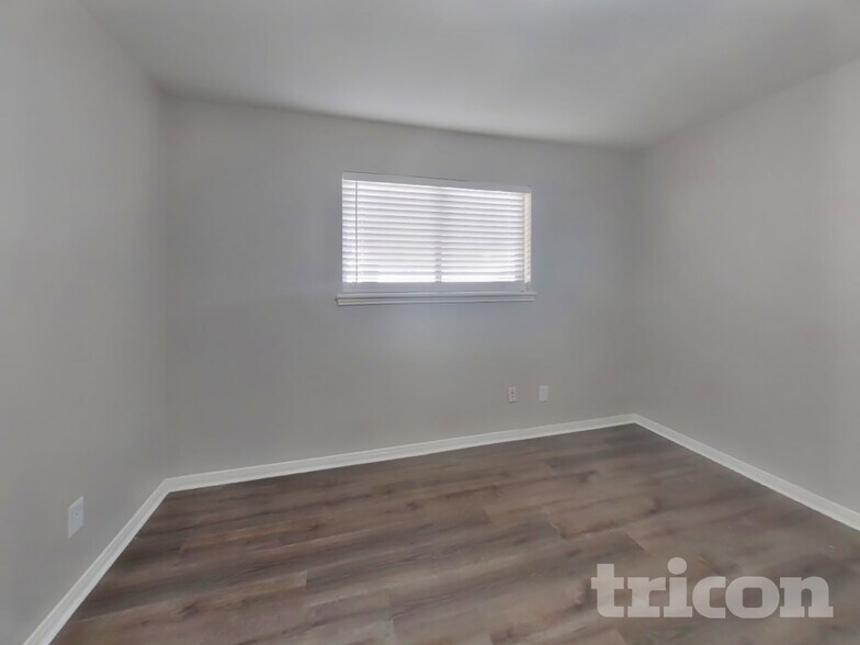 Building Photo - 5523 Foresthaven Dr