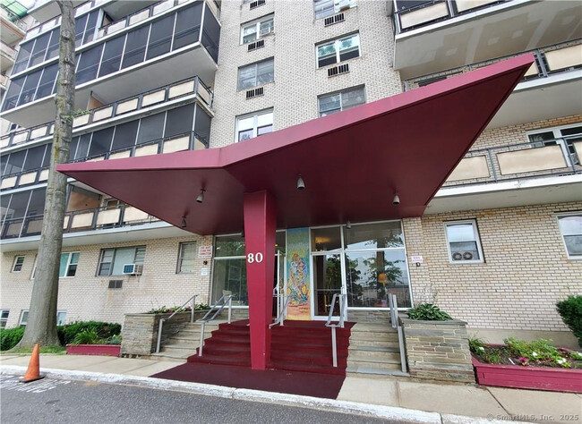 Primary Photo - 80 Cartright St