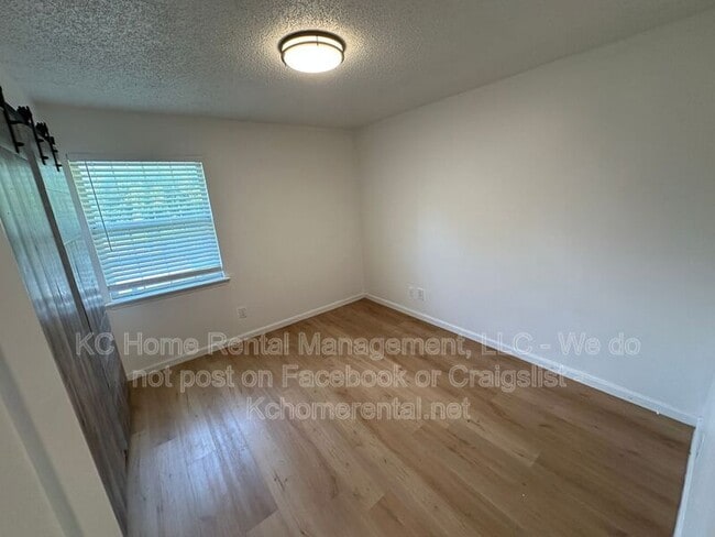 Building Photo - 300 Osage St