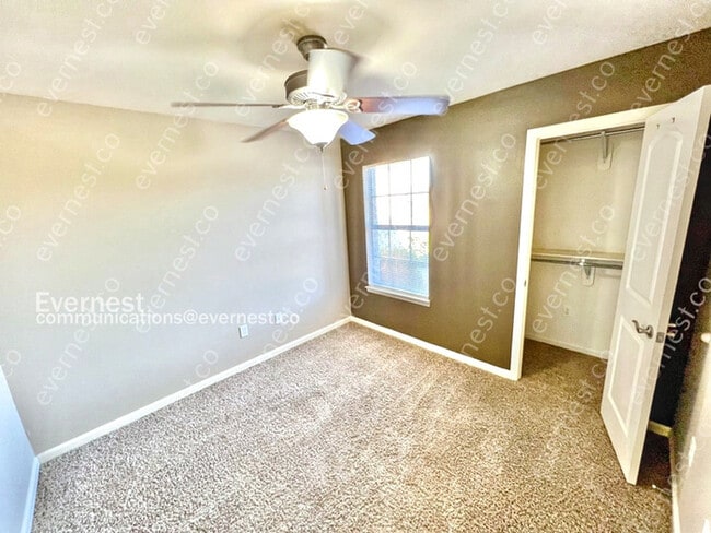 Building Photo - 958 James Madison Dr