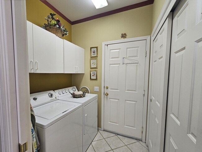 Building Photo - 35875 Donny Cir