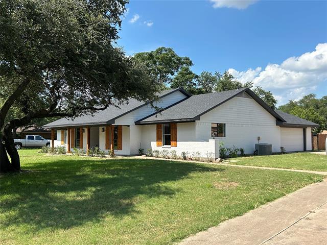 Building Photo - 909 Highland Dr