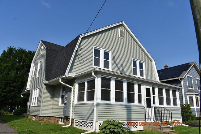 Building Photo - 43 Highland Ave