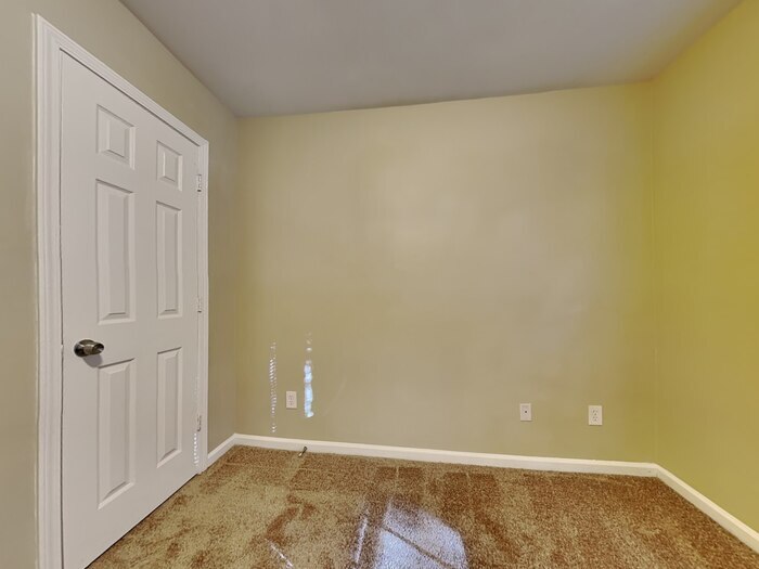 Building Photo - 2312 Juniper Dr