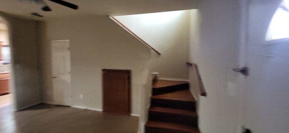 Building Photo - 422 Stone Drive