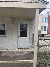 Building Photo - 621 W 7th St