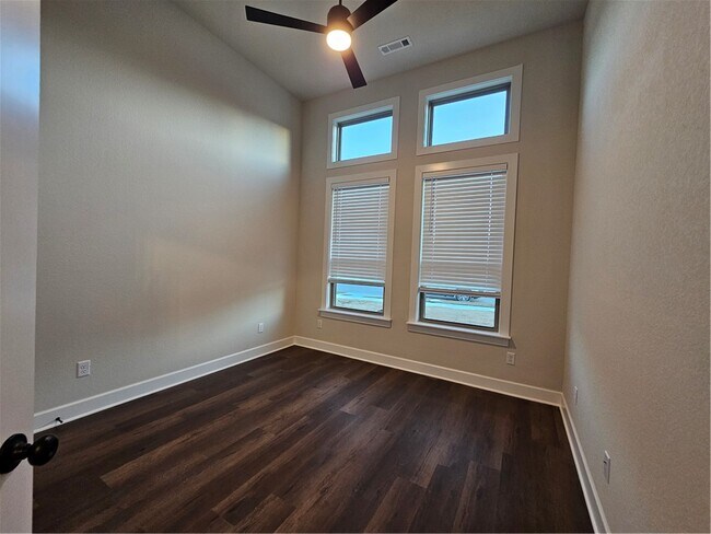Building Photo - 1450 Sessile Oak Wy