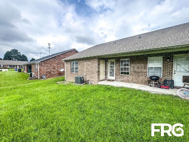 Building Photo - 3311 Moseley Dr