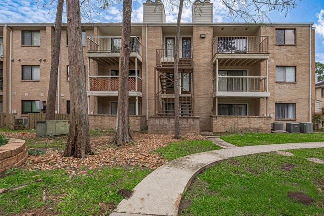 Building Photo - 3500 Tangle Brush Dr