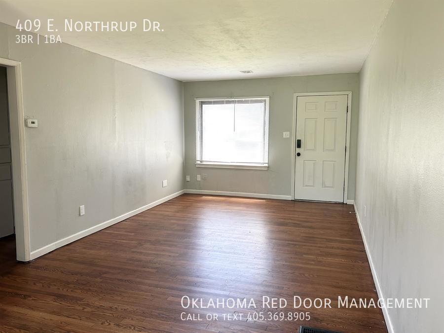 Building Photo - 409 E Northrup Dr