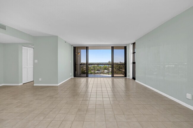 Building Photo - 1361 S Ocean Blvd