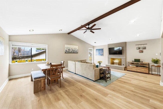 Building Photo - 7210 Towering Oaks Dr