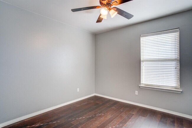 Building Photo - 3/2 in South Lubbock