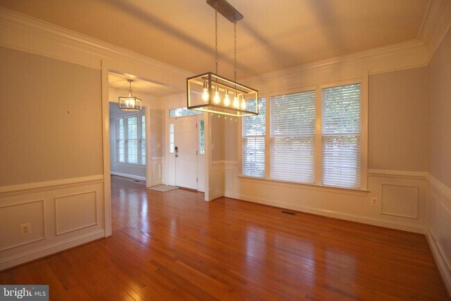 Building Photo - 44136 Riverpoint Dr