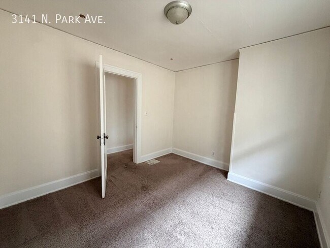 Building Photo - 3141 N Park Ave