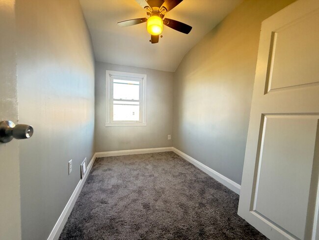Building Photo - Three Bedroom home in Dundalk