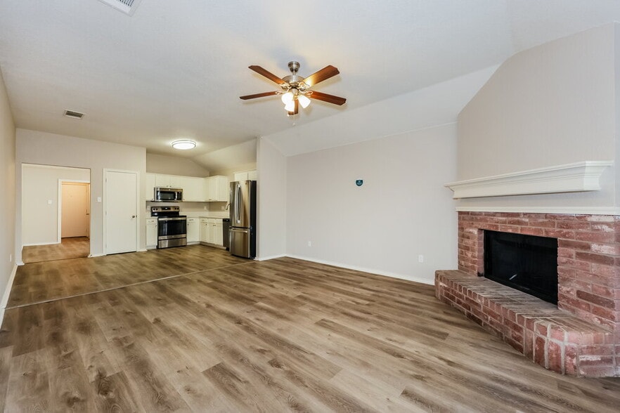 Building Photo - 3037 San Martin Dr