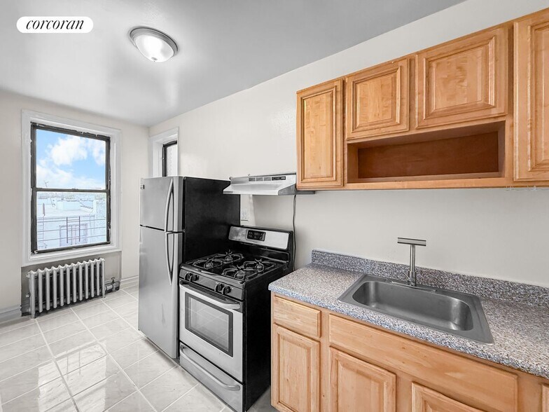 Building Photo - 416 68th St
