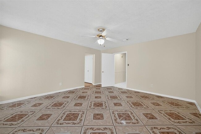 Building Photo - 6415 Grandvale Dr