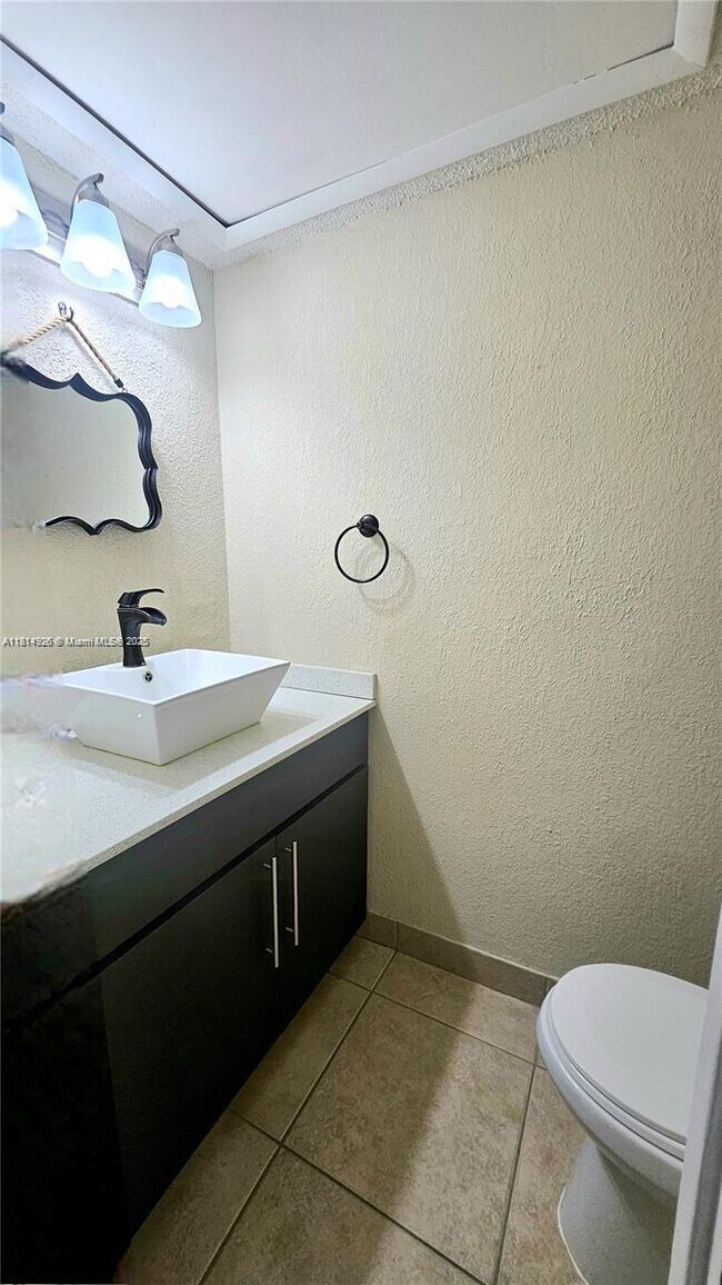 Building Photo - 3038 NW 69th Ct