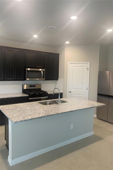 Building Photo - 14408 Castleford Dr