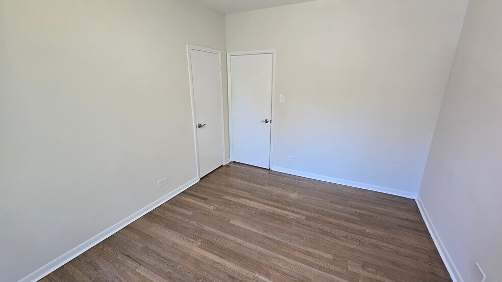 Building Photo - 7722 N Marshfield Ave