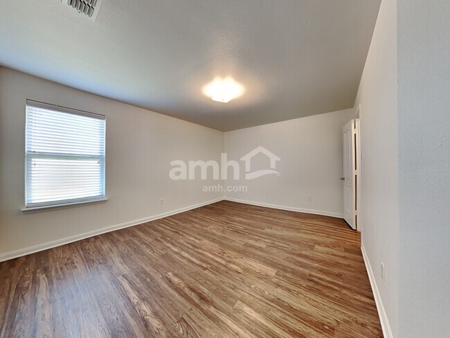 Building Photo - 9210 Bald Cypress St