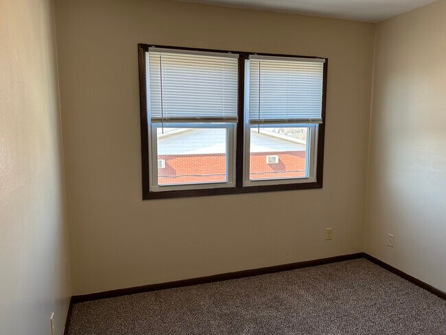 Building Photo - North Ridge Apts