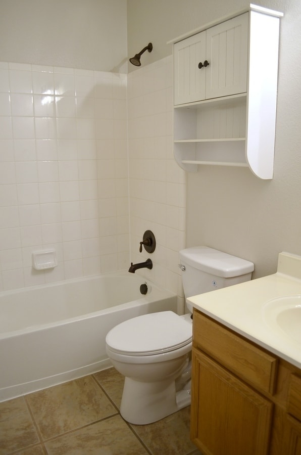 Building Photo - 105 Pecanwood N
