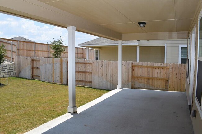 Building Photo - 208 Shugart St