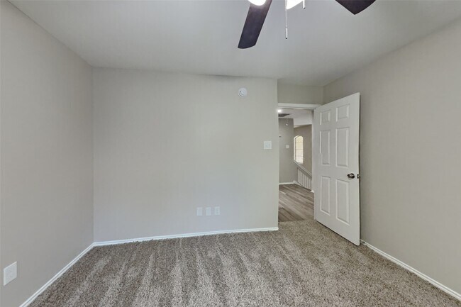 Building Photo - 15610 Manorford Ct