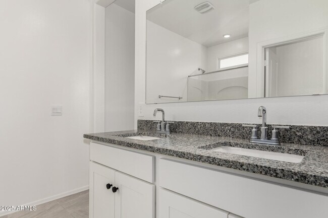 Building Photo - 103 S Collier Ln