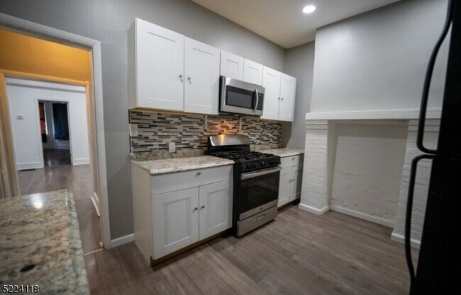 Building Photo - 226 Fairmount Ave