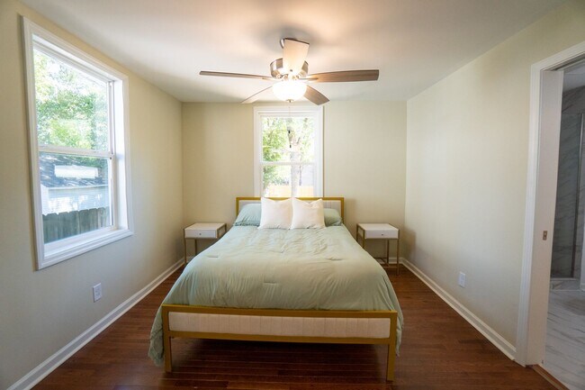 Building Photo - Charming East Nashville Home