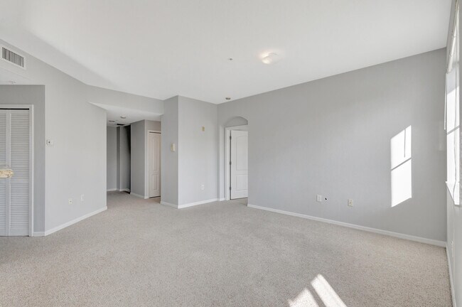 Building Photo - 11020 Legacy Dr