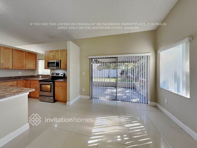 Building Photo - 1001 NW 125th Terrace